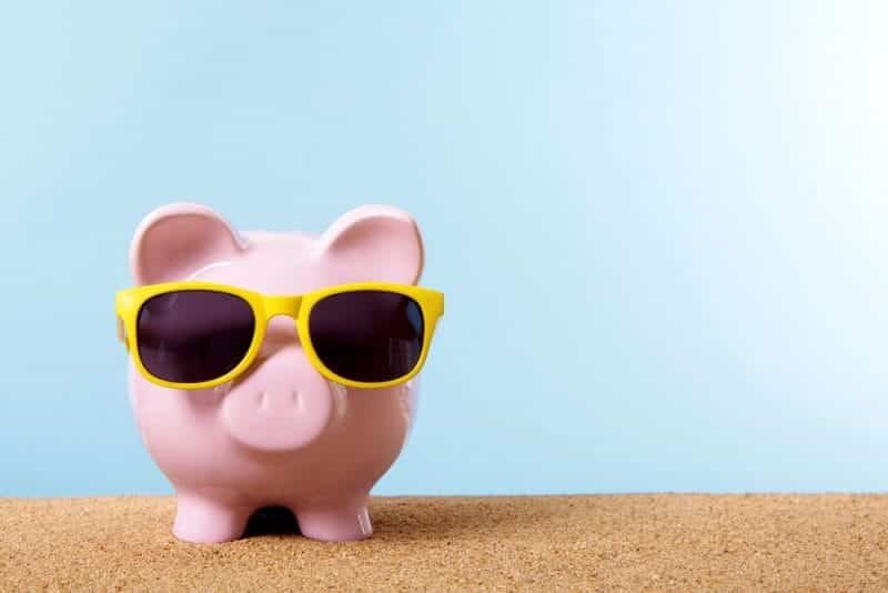 7 ways to save money when travelling